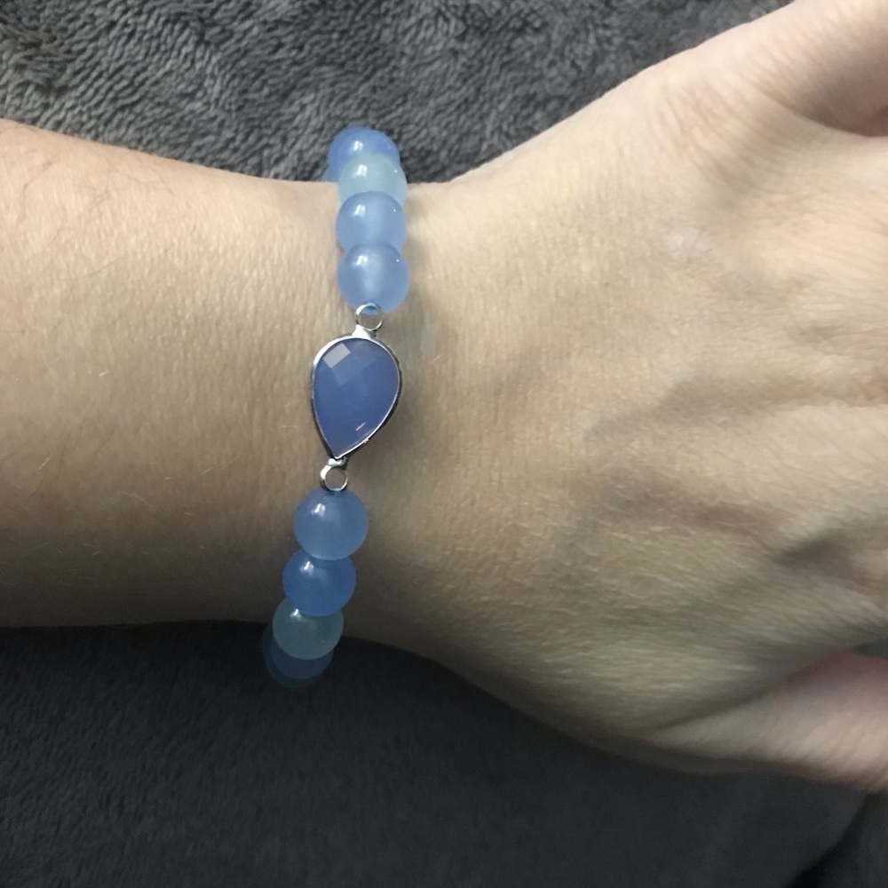 Blue beaded bracelet Jade (dyed)